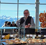 Immer gut gelaunt: Sepp Eiter – Wirt vom Café 3.440